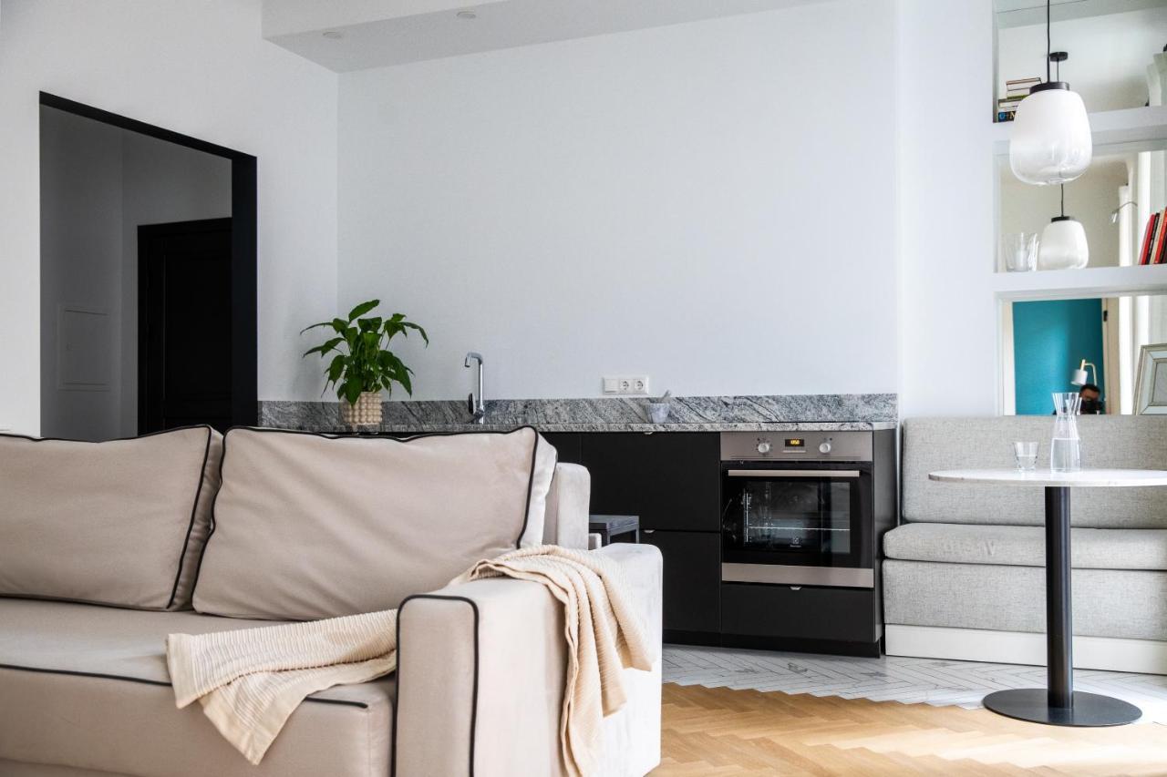 Miro Rooms French - Quiet Chic, Free Private Parking Riga Exterior foto